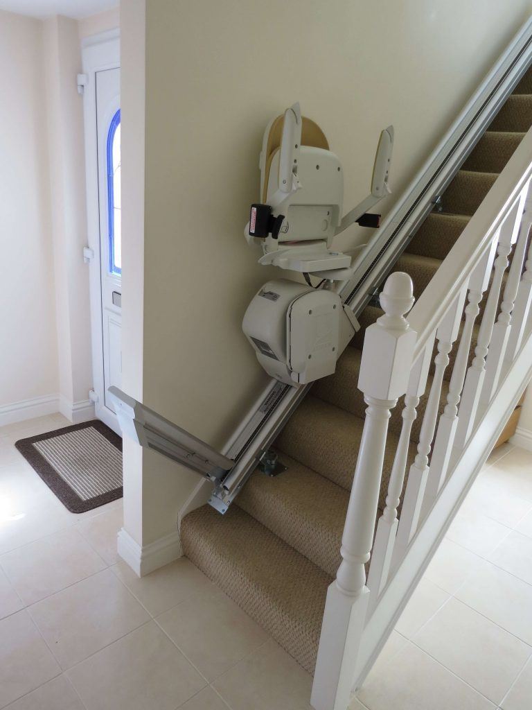 0000156_brooks-slimline-120-stairlift-straight-stairlift-with-manual-hinge-track